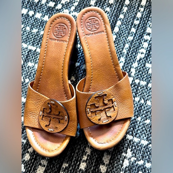 Tory Burch Leather Shoes Wedge Mule Sandals Patti Tan Wooden Platform Heels  8.5 - Picture 1 of 12